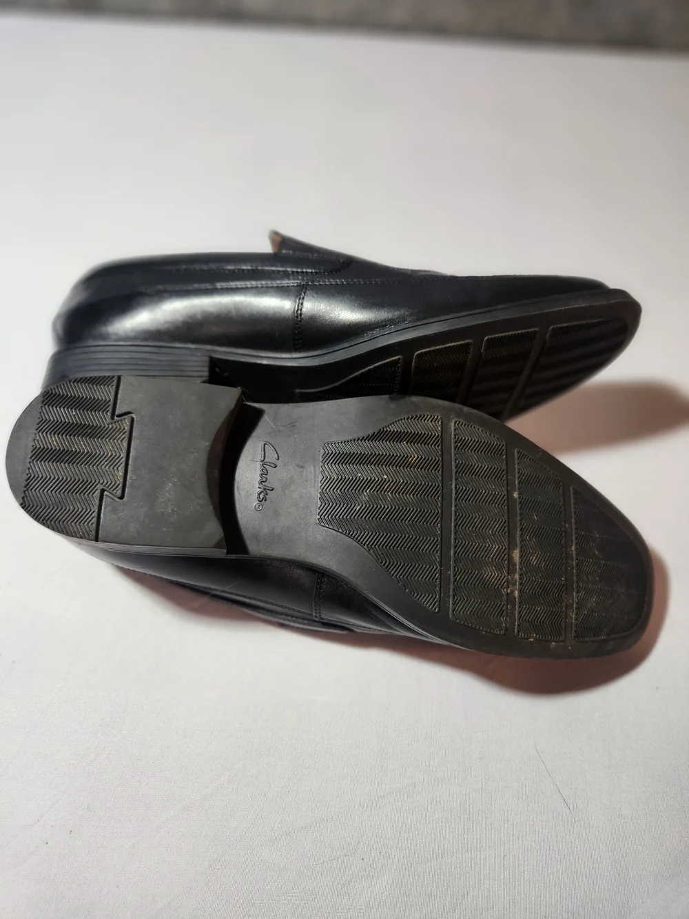 Clarks Black Leather Slip On Loafers Size 10.5
